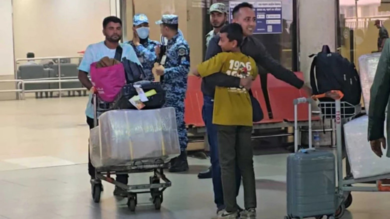 বিশেষ ফ্লাইটে দুবাই থেকে ঢাকায় ফিরলেন ১৮৯ প্রবাসী