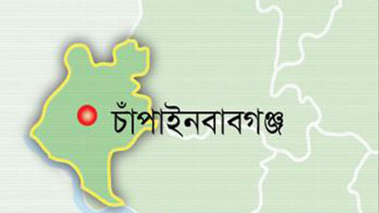 চাঁপাইনবাবগঞ্জে জমি মামলা ঘিরে ককটেল নিক্ষেপ