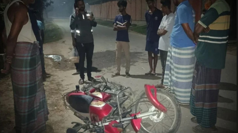 জামালপুরের মেলান্দহে দুই মোটরসাইকেলের সংঘর্ষে চাচা-ভাতিজা নি