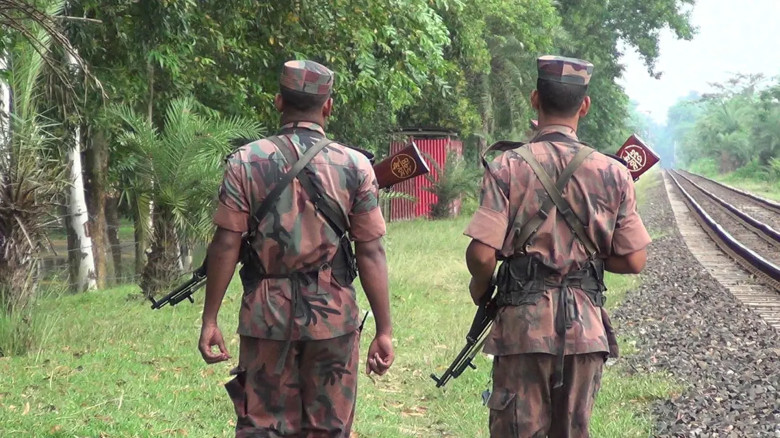 তেল পাচার ঠেকাতে হিলি সীমান্তে বিজিবির সর্বোচ্চ সতর্কতা