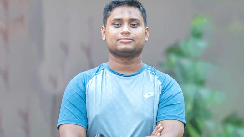 দুর্নীতি ইস্যুতে মধ্যরাতে হাসনাত আবদুল্লাহর প্রশ্ন