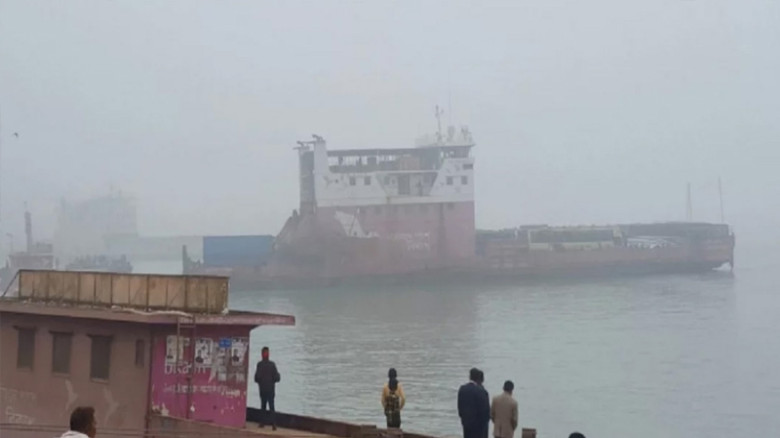 দক্ষিণাঞ্চলে কুয়াশা ঘন, নৌযানকে সাবধানে চলার পরামর্শ