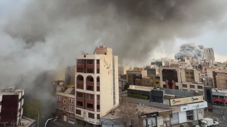 ইরানি কমান্ডাররা ব্যারাক ত্যাগ, সেনারা বিপজ্জনক অবস্থায়