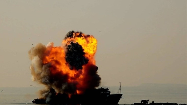 হরমুজ প্রণালিতে তেলবাহী জাহাজে ড্রোন আঘাত