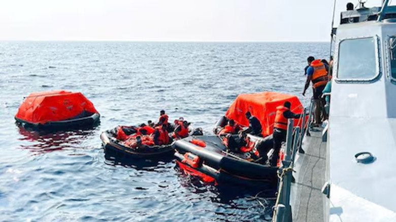 মার্কিন চাপ, শ্রীলঙ্কায় আটকা ইরানি নাবিকরা