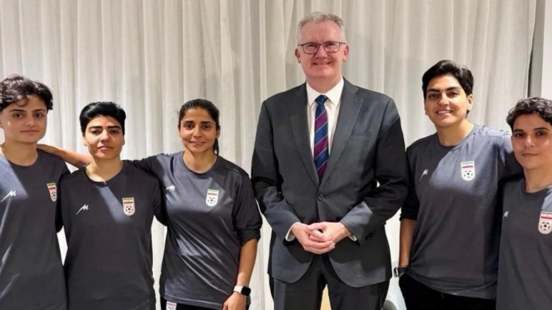 অস্ট্রেলিয়ায় রাজনৈতিক আশ্রয় পেলেন ইরানের ৫ নারী ফুটবলার