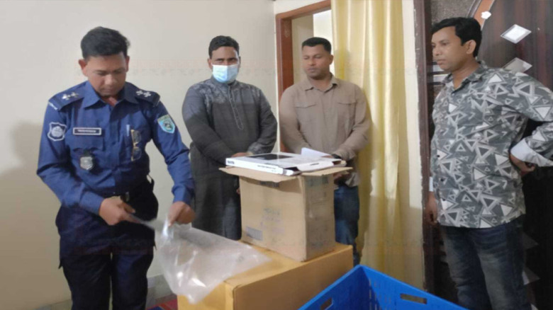 কুড়িগ্রামে সরকারি ওষুধ পাচারের সময় স্টোরকিপার গ্রেপ্তার