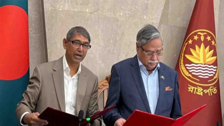 মন্ত্রিপরিষদে নতুন মুখ আহমেদ আযম খান, শপথ নিলেন মন্ত্রী হিসে