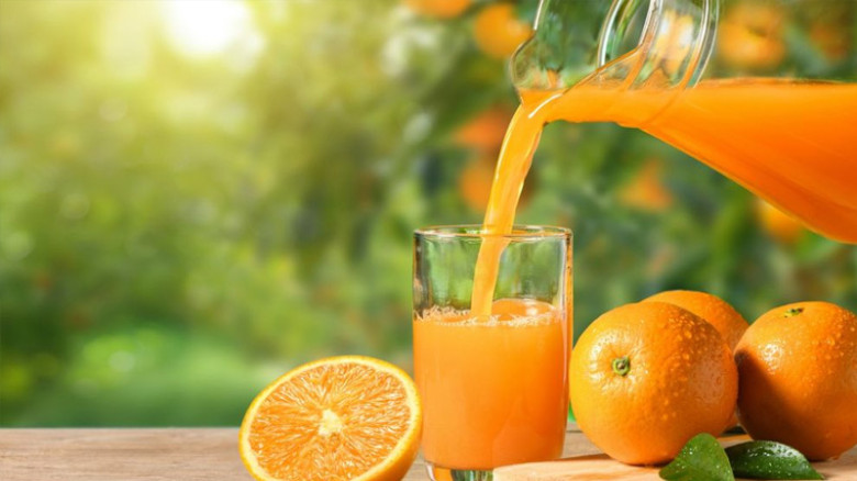 ইফতারে শরীর ঠান্ডা রাখবে তাজা কমলার জুস...