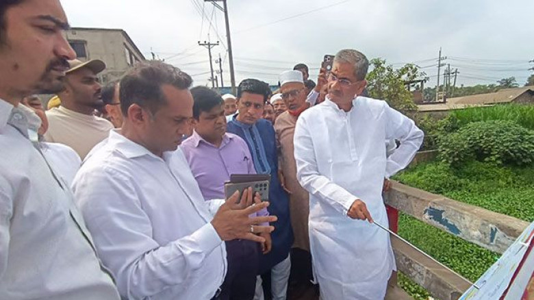 ১৭ বছরের আবর্জনা দূর করার কথা বললেন পানিসম্পদ মন্ত্রী