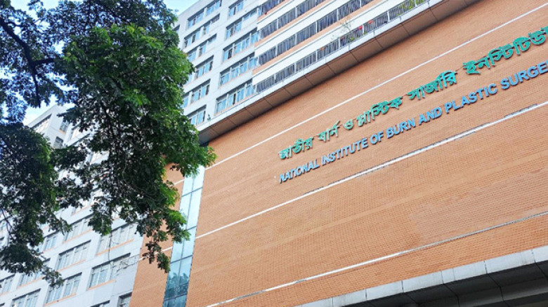 এসি মেরামতের সময় খিলক্ষেতের হোটেলে আগুন, আহত ৪