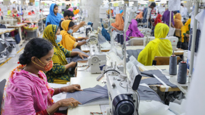 শ্রমিকদের পাওনা নিয়ে জটিলতা যেন না হয়—শ্রমমন্ত্রীর নির্দেশ