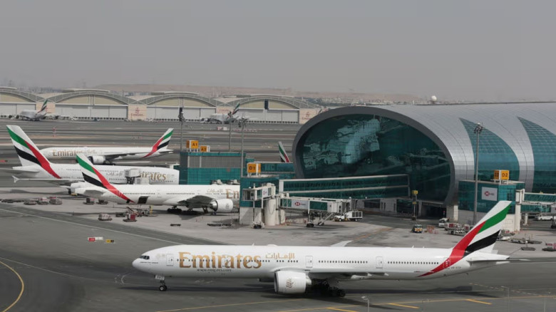 ড্রোন হামলার পর সতর্কতায় দুবাই বিমানবন্দরের ফ্লাইট স্থগিত