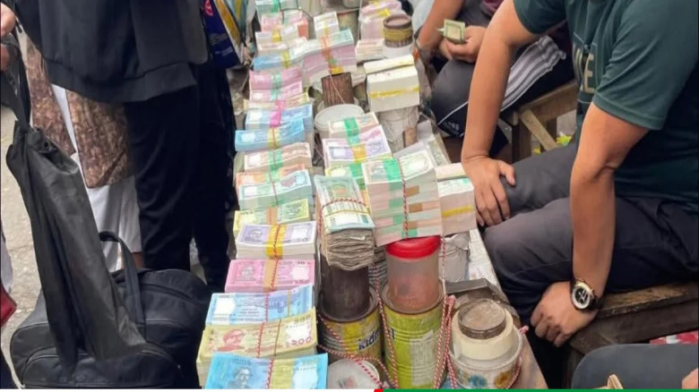 ব্যাংকে নেই নতুন নোট, ফুটপাতে চলছে অবৈধ বেচাকেনা