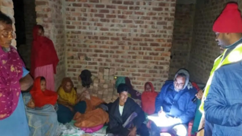 পাঁচ মিনিটের ঘূর্ণিঝড়ে লন্ডভন্ড গ্রাম, নিহত ১