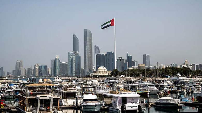 আবুধাবিতে ক্ষেপণাস্ত্র প্রতিহত, ধ্বংসাবশেষে আহত ভারতীয় নাগরি