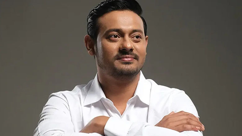 ৪ ঘণ্টা লাইনে দাঁড়িয়েও তেল পেলেন না নাসীরুদ্দীন পাটওয়ারী