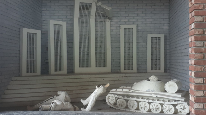 ভাঙা ভাস্কর্য পড়ে আছে, মুজিবনগরে পুনর্গঠনে ধীরগতি