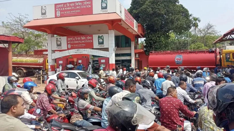 ফুয়েল কার্ড ছাড়া মিলবে না মোটরসাইকেলের তেল