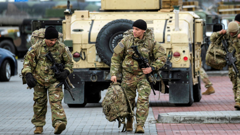 মধ্যপ্রাচ্যে আরও ১০ হাজার সেনা পাঠানোর ভাবনায় ট্রাম্প প্রশাস