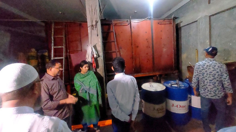 শেরপুরে আবাসিক ভবনে অবৈধ ডিজেল মজুদের ঘটনায় ব্যবসায়ী জরিমানা