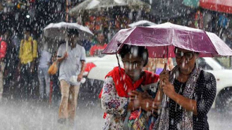 ঢাকাসহ ৬ বিভাগে বজ্রবৃষ্টির শঙ্কা, বাড়তে পারে তাপমাত্রা