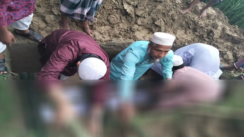 প্রটোকল ভেঙে মরদেহ দাফনে অংশ নিলেন তথ্য প্রতিমন্ত্রী ইয়াসের 