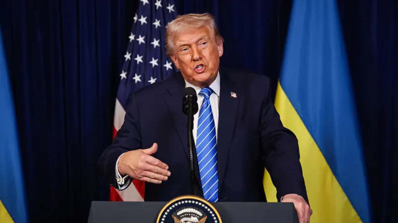 হরমুজ প্রণালি নিয়ে ট্রাম্পের মন্তব্যে তোলপাড়