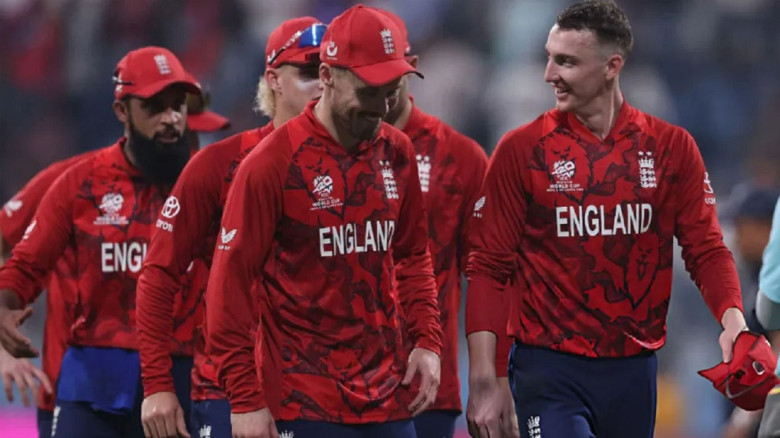 আইপিএলের প্রলোভন ছুঁড়ে ফেলে দেশের হয়ে খেলায় মন ইংলিশ তারকাদে