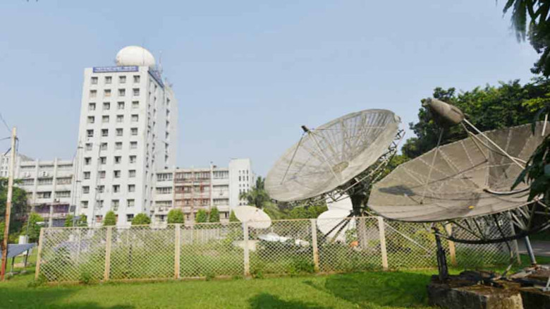 দুপুরের আগেই ৩ জেলায় ঝড়ো হাওয়ার সতর্কতা