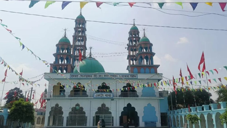 হযরত সোলাইমান শাহ লেংটার ওরসের উদ্বোধনেই মাজারে সংঘর্ষ, খাদে