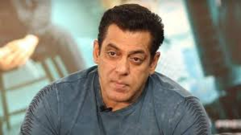 সালমান খানের নিরাপত্তা নিয়ে বাড়ছে শঙ্কা, ভক্তদের ভিড়ে বিশৃঙ্