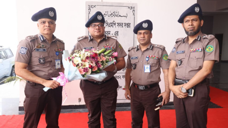 সিএমপির ৩৪তম কমিশনার হিসেবে যোগ দিলেন শওকত আলী