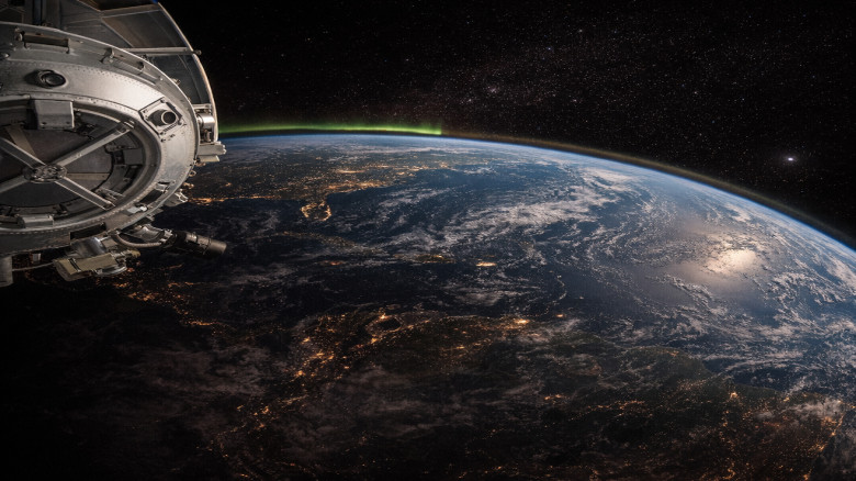 আর্টেমিস-২ নভোচারীদের ক্যামেরায় ধরা পড়ল নীল পৃথিবী