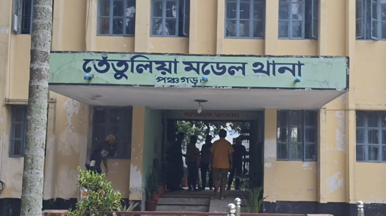 তেঁতুলিয়ায় পুলিশের ওপর হামলা, মাথা ফাটিয়ে পালালেন চোর সন্দেহ