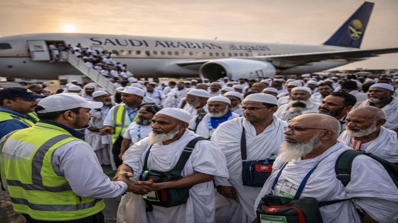 হজযাত্রীদের প্রথম ফ্লাইট শুক্রবার, প্রস্তুতি সম্পন্নের পথে