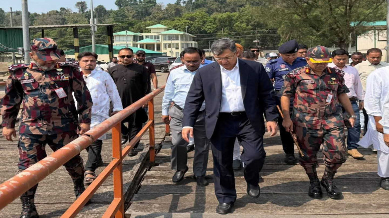 সালাহউদ্দিন আহমদ-এর টেকনাফ স্থলবন্দর সফর