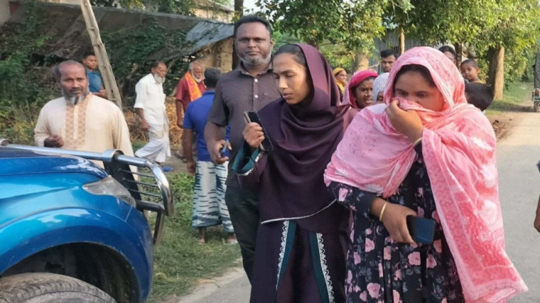 কিস্তি পরিশোধ না করায় ২ বছরের সন্তানসহ মাকে কারাগারে, এলাকায়