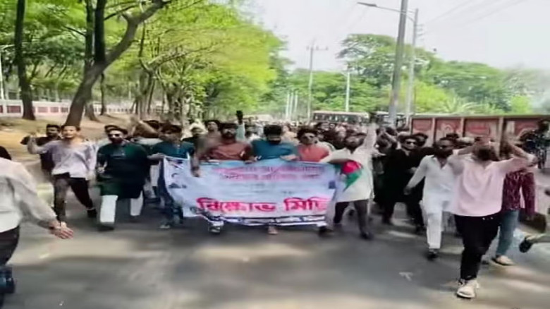 নিষিদ্ধ ছাত্রলীগ-যুবলীগের ঝটিকা মিছিল, একাধিক স্থানে উত্তেজন