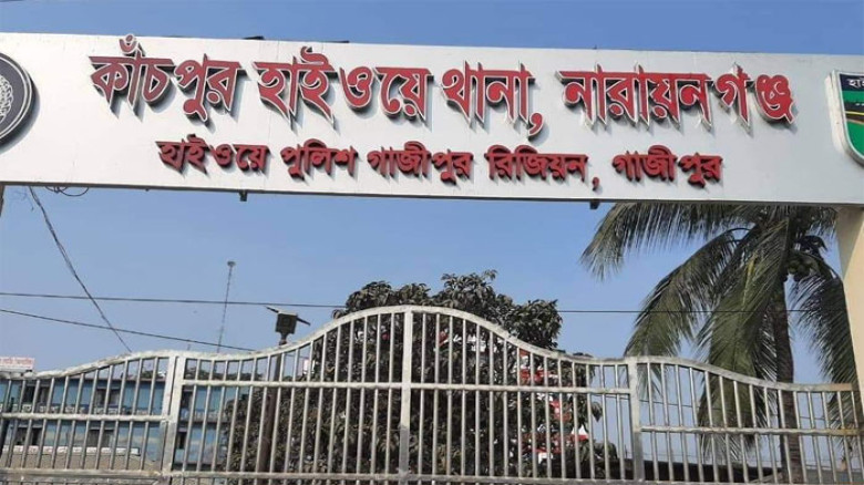 সোনারগাঁয়ে মিনি ট্রাকের ভয়াবহ দুর্ঘটনা, চালকসহ নিহত ২