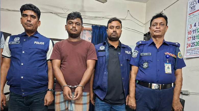 ইয়াবাসহ সাবেক ছাত্রদল নেতা আটক পাথরঘাটায়...