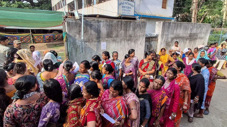 পশ্চিমবঙ্গ নির্বাচনে কে এগিয়ে, ফল ঘোষণা কবে?