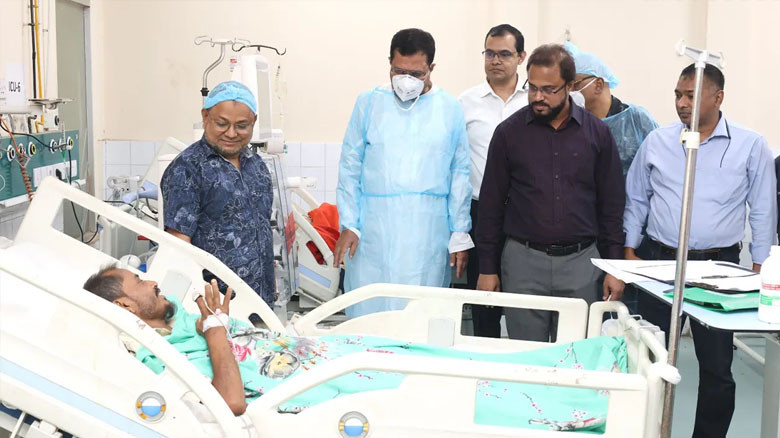চট্টগ্রামে আধুনিক চিকিৎসায় নতুন সংযোজন, আইসিইউতে ডায়ালাইসিস 