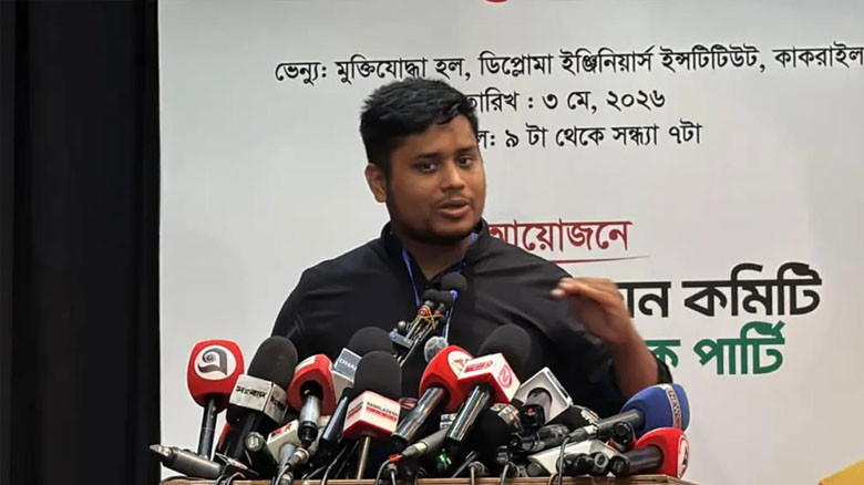 সরকারের নীতিতে অস্পষ্টতা, ‘মুড সুইং’ মন্তব্যে আলোচনায় হাসনাত
