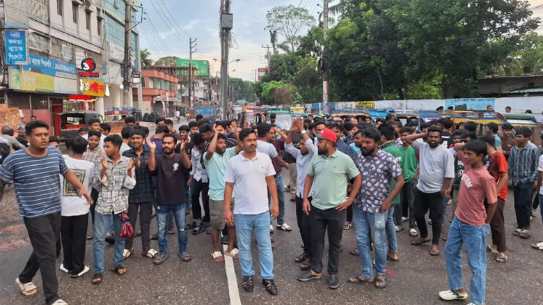 বরিশালে ছাত্রদলের পদবঞ্চিতদের মহাসড়ক অবরোধ, উত্তেজনা শেষে অব