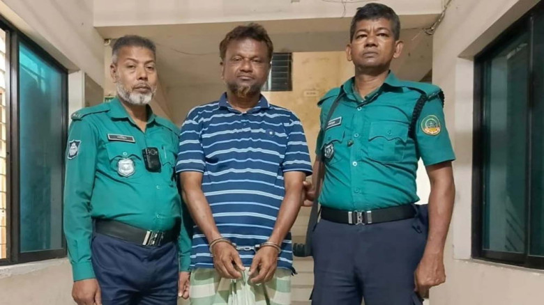 সাবেক বাণিজ্যমন্ত্রীর ঘনিষ্ঠ নুর আলম গ্রেপ্তার, এলাকায় মিষ্ট