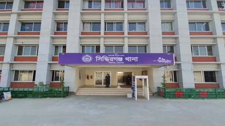 ডিবি পুলিশ পরিচয়ে প্রবাসীর ৮ ভরি স্বর্ণ ছিনতাই