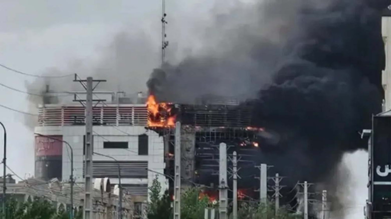 ইরানের তেহরানে শপিং সেন্টারে অগ্নিকাণ্ড, ৮ জন নিহত