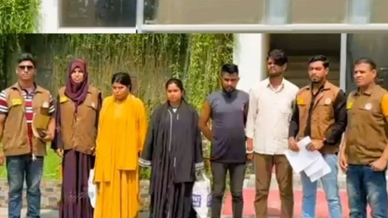 প্রেমের ফাঁদে ডেকে অপহরণ-নির্যাতন, ‘হানি ট্র্যাপ’ চক্রের ৪ সদস্য গ্রেপ্তার...