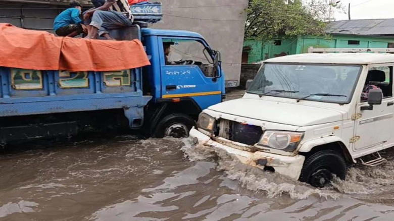 কুমিল্লা বিসিকে জলাবদ্ধতায় থমকে গেছে শিল্প কার্যক্রম